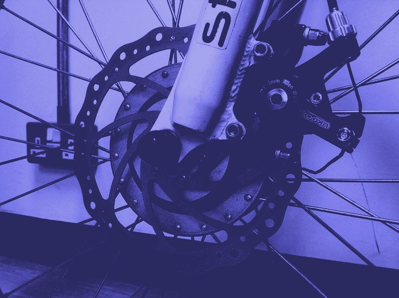 Disc brakes: maintenance, bleeding and pads